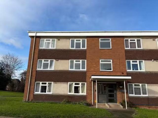 2 bedroom flat for rent in Albion Street, Kenilworth, Warwicks.