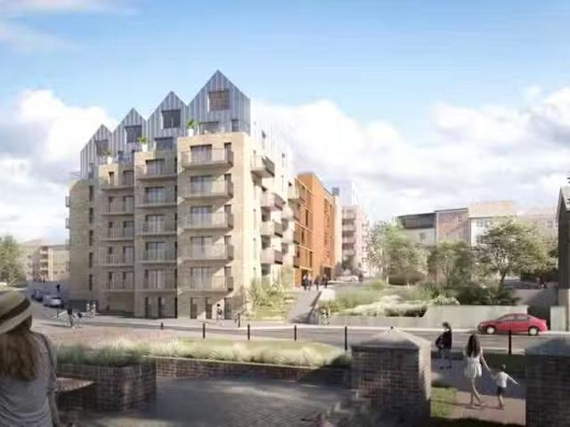 2 bedroom flat for rent in Bank Street, Gravesend, Kent, DA12