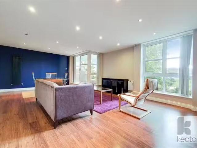 2 bedroom flat for rent in Barrier Point Road, Royal Docks, Lo.