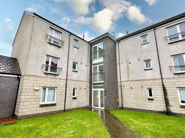 2 bedroom flat for rent in Belvidere Avenue, Parkhead, Glasgow.