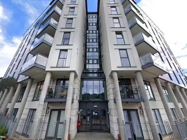 2 bedroom flat for rent in Bell Barn Road, Birmingham, West Mi.