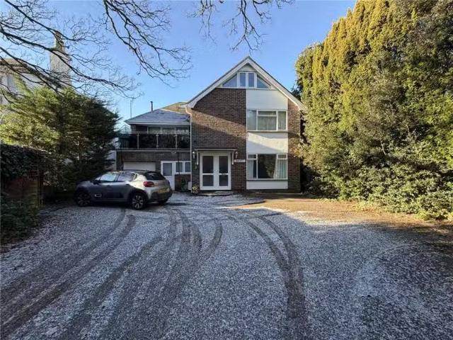 2 bedroom flat for rent in Belsize Road, Worthing, West Susint.