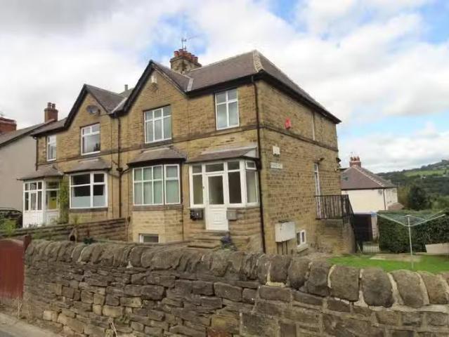 2 bedroom flat for rent in Bingley Road, Shipley, West Yorkshi.