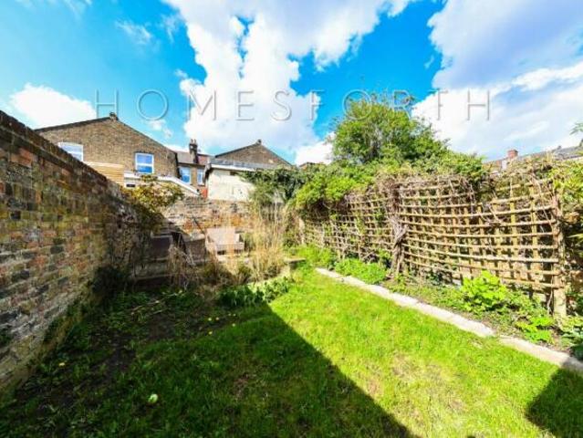 2 bedroom flat for rent in Bolton Gardens, Kensal Rise, NW10