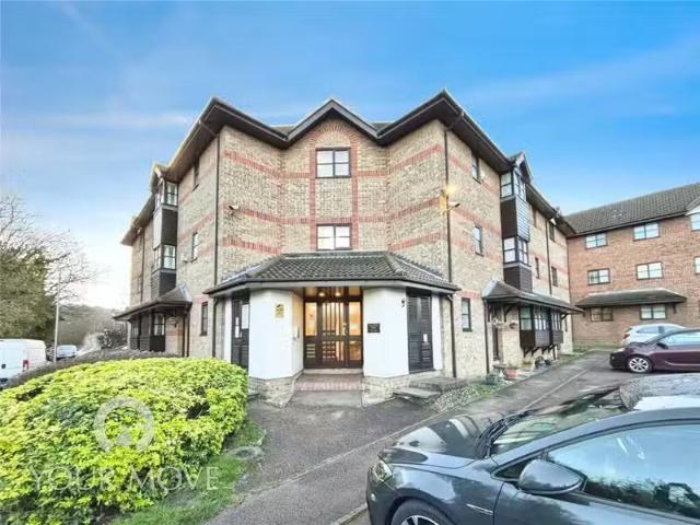 2 bedroom flat for rent in Bow Arrow Lane, Dartford, DA2
