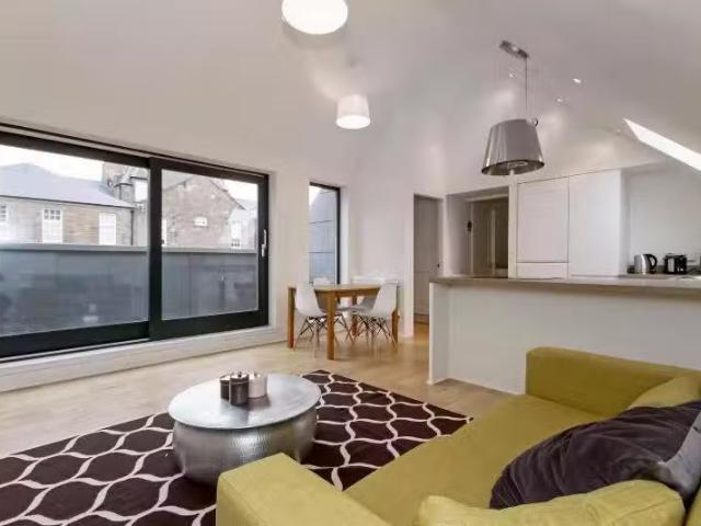2 bedroom flat for rent in Blackness Road, West End, Dundee, DD2