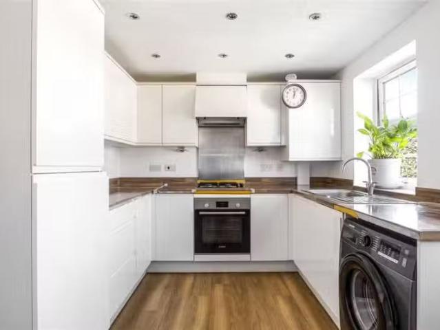 2 bedroom flat for rent in Blackbourne Chase, Littlehampton, W.