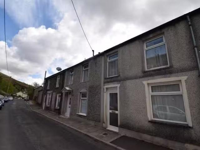 2 bedroom flat for rent in Blaenllechau, Ferndale, CF43