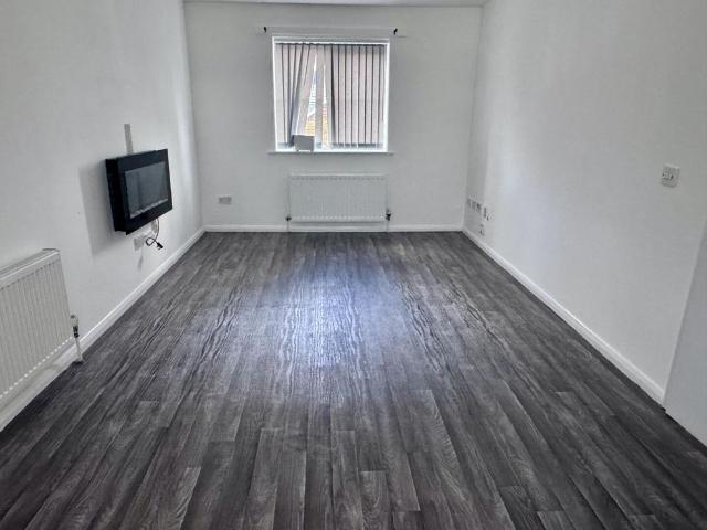 2 Bedroom Flat For Rent in Blueberry Avenue, Manchester