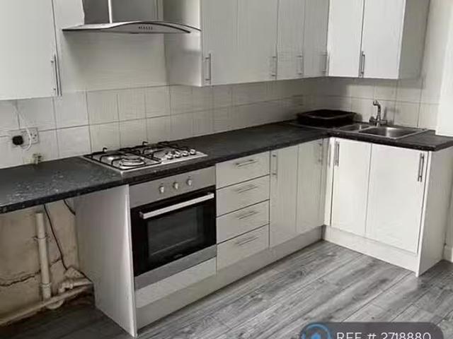 2 bedroom flat for rent in Bulkington Road, Bedworth, CV12