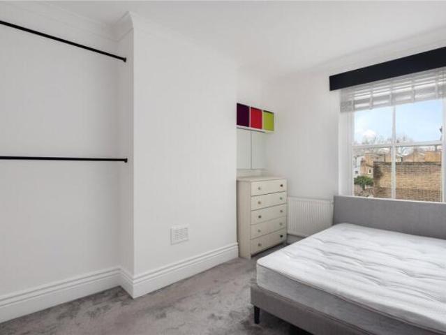 2 bedroom flat for rent in Burdett Road, Limehouse, London, E14