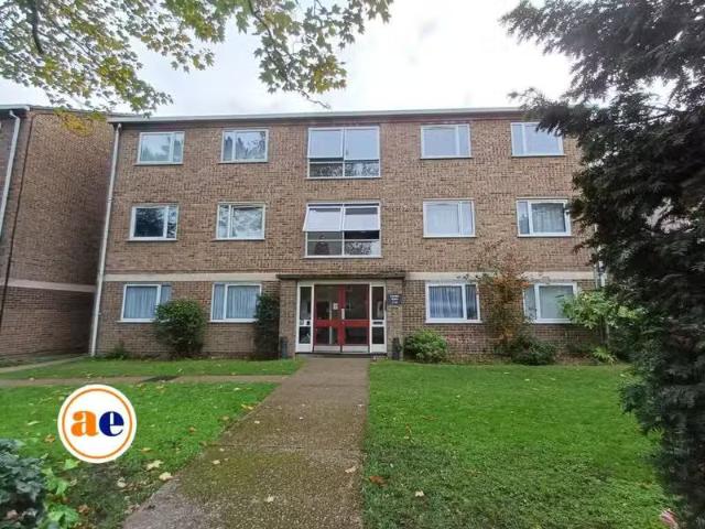 2 bedroom flat for rent in Camden Court, 1 Woolwich Road, DA17