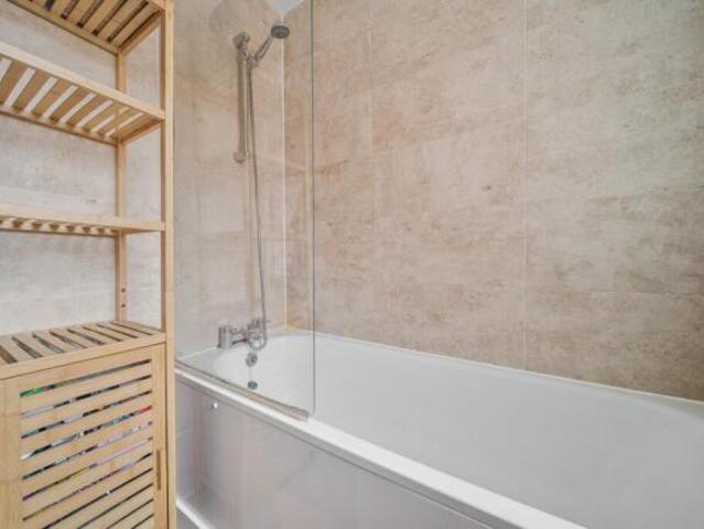 1 bedroom flat for rent in Calypso Crescent, Peckham, London, SE15