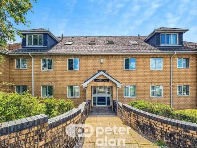 2 bedroom flat for rent in Celyn Avenue, Cyncoed, Cardiff, CF23