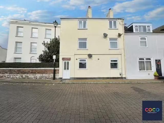 2 bedroom flat for rent in Chamberlaine Road, Old Swan Flats.