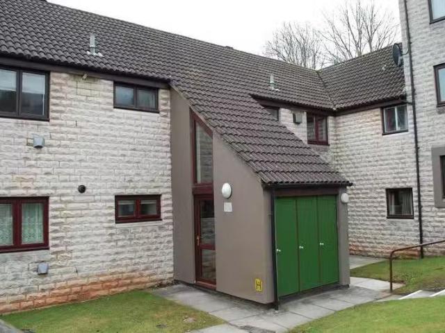 2 bedroom flat for rent in Church Court, Midsomer Norton, Rads.