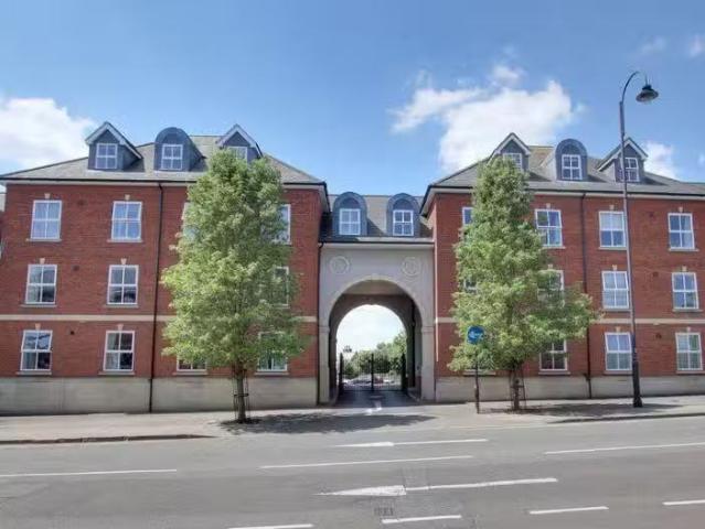 2 bedroom flat for rent in Conigre Square, Trowbridge, BA14