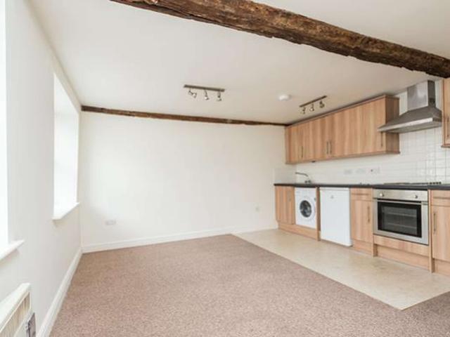 2 bedroom Flat for rent in Corn Street, Witney OX28 6DB