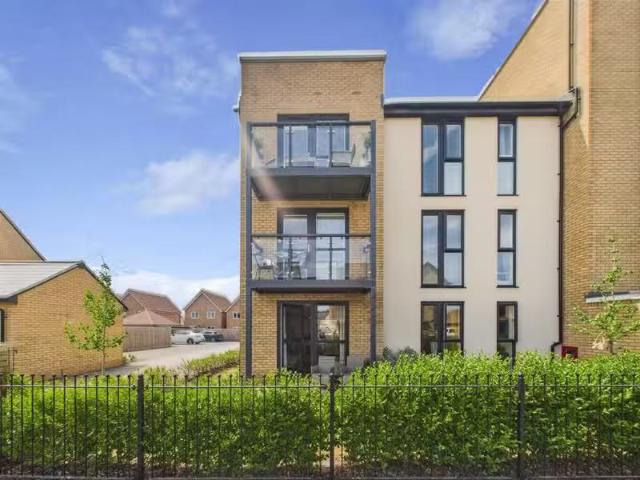 2 bedroom flat for rent in Cowleaze Path, Banwell, BS29