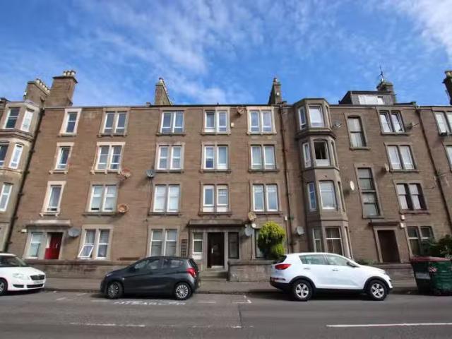 2 bedroom flat for rent in Clepington Road, Dundee, DD3