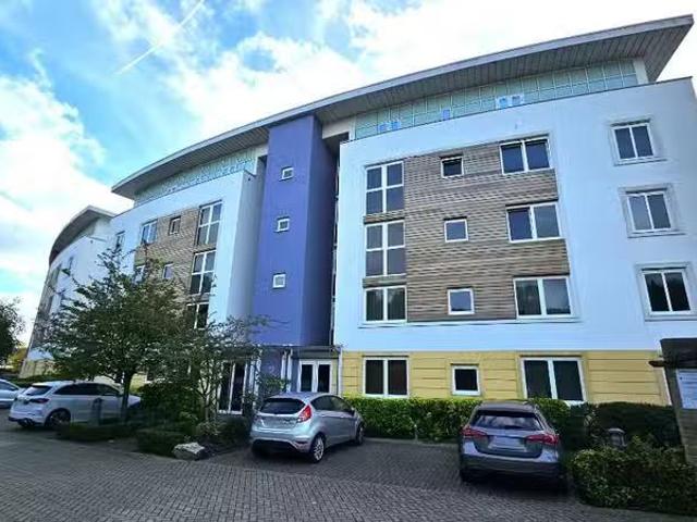 2 bedroom flat for rent in Creswell Drive, Langley Waterside BR3