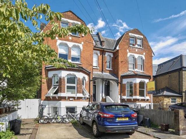 2 bedroom flat for rent in Culverden Road, Balham, London, SW12