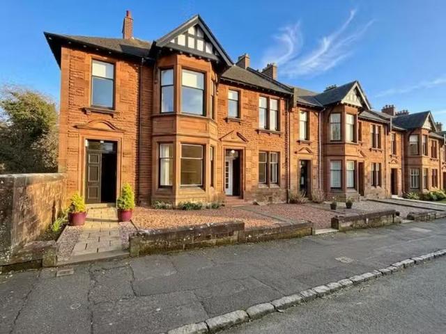 2 bedroom flat for rent in De Walden Terrace, Kilmarnock, East.