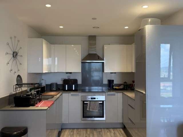 2 bedroom flat for rent in Edgware, London