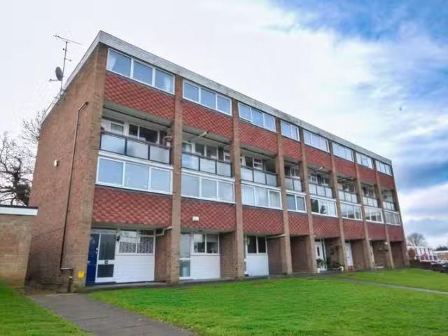2 bedroom flat for rent in Edgewood Drive, Orpington, BR6