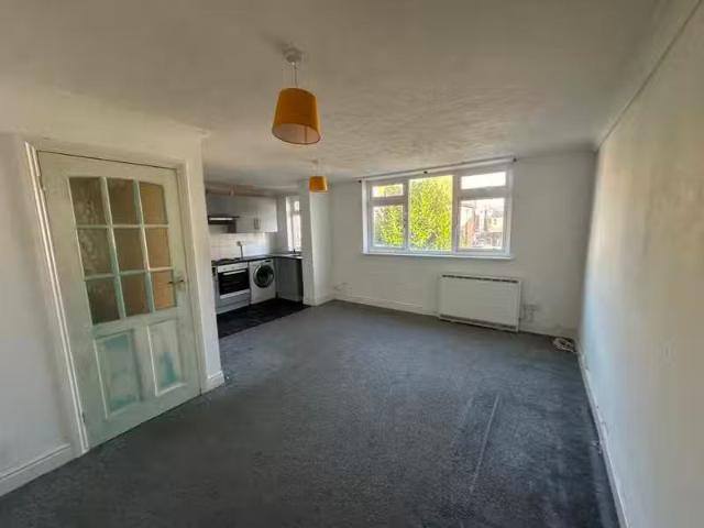 2 bedroom flat for rent in Edith Road, Clacton On Sea, CO15