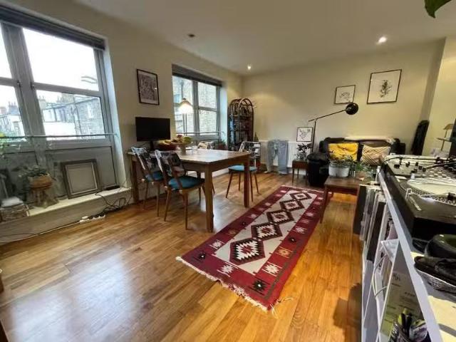 2 bedroom flat for rent in Elizabeth Mews, Kay Street, London.