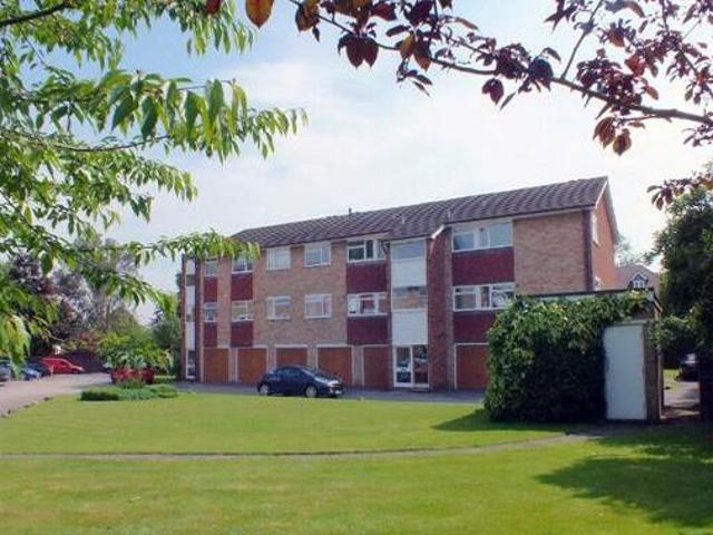 2 Bedroom Flat For Rent In Esher, Surrey