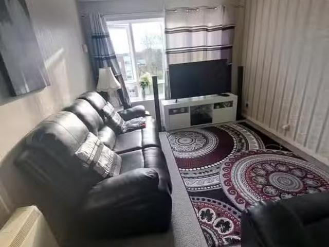 2 bedroom flat for rent in Flat, Churchdown Court, Dunlin Clo.