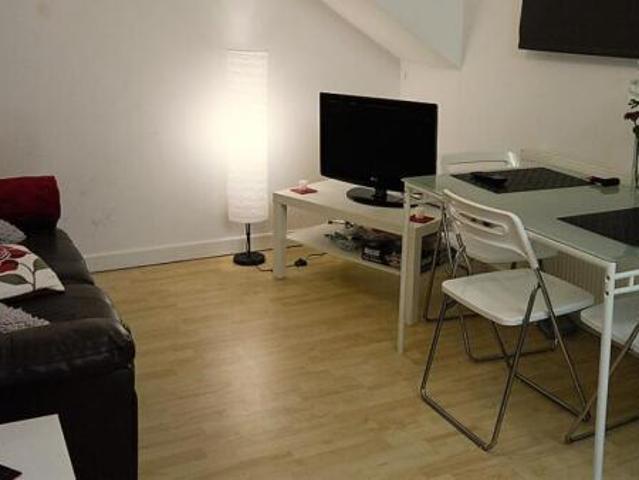 2 bedroom flat for rent in Flat 5, 16 Kelso Road, LS2 9PR, LS2