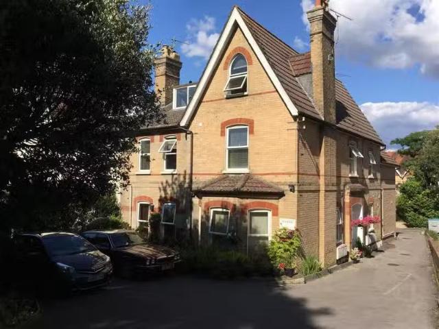 2 bedroom flat for rent in Flat 7 Melrose Court, 14 Crescent R.
