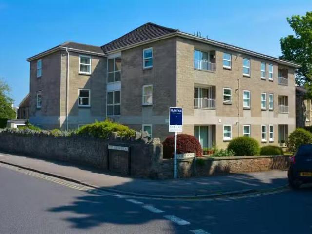 2 bedroom flat for rent in Flat 7 Sycamores, 4 Queens Road, We.