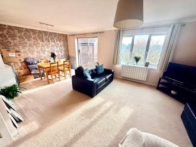 2 bedroom flat for rent in Goring Street, Worthing, West Susin.