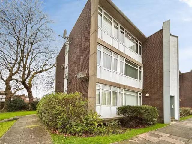 2 bedroom flat for rent in Gorse Hey Court, Stoneycroft, Liver.