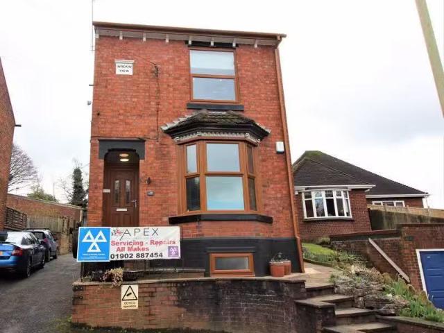 2 bedroom flat for rent in Gospel End Street, Dudley, DY3