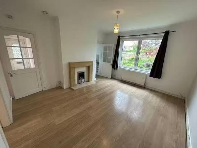 2 bedroom flat for rent in Glasgow Road, Ratho Station, Newbri.