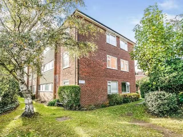 2 bedroom flat for rent in Gravel Hill Close, Bexleyheath, Ken.