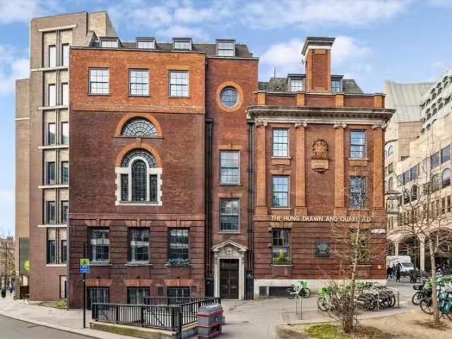 2 bedroom flat for rent in Great Tower Street, Tower Hill, Cit.