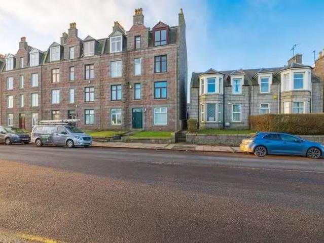 2 bedroom flat for rent in Great Northern Road, City Centre, A.
