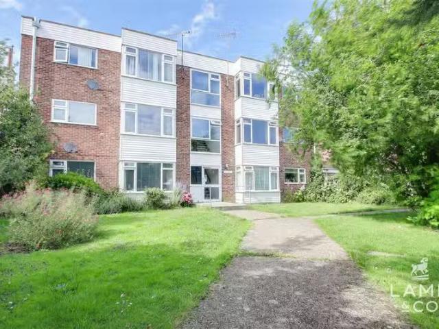 2 bedroom flat for rent in Greenway, Frinton On Sea, CO13