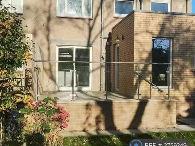 2 bedroom flat for rent in Grigor Drive, Edinburgh, EH4