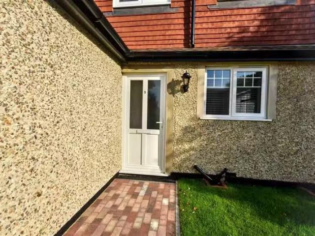 2 bedroom flat for rent in Hankham Hall Road, Hankham, Westham.