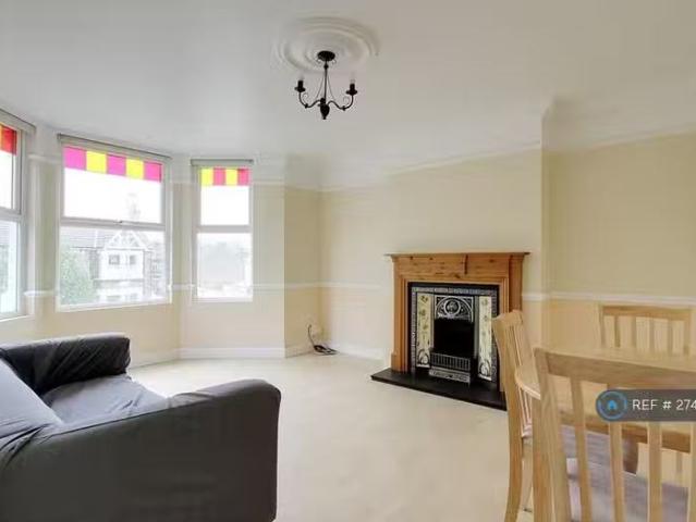 2 bedroom flat for rent in Hale End Road, London, E4