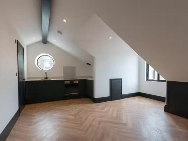 2 bedroom flat for rent in Hibernia Street, Ramsgate, CT11
