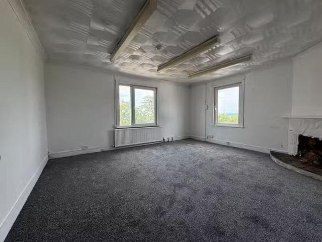 2 bedroom flat for rent in High Street, Northfleet, DA11