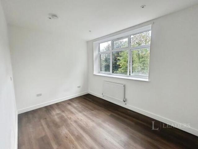 2 bedroom flat for rent in High Street, Sittingbourne, Kent, ME10
